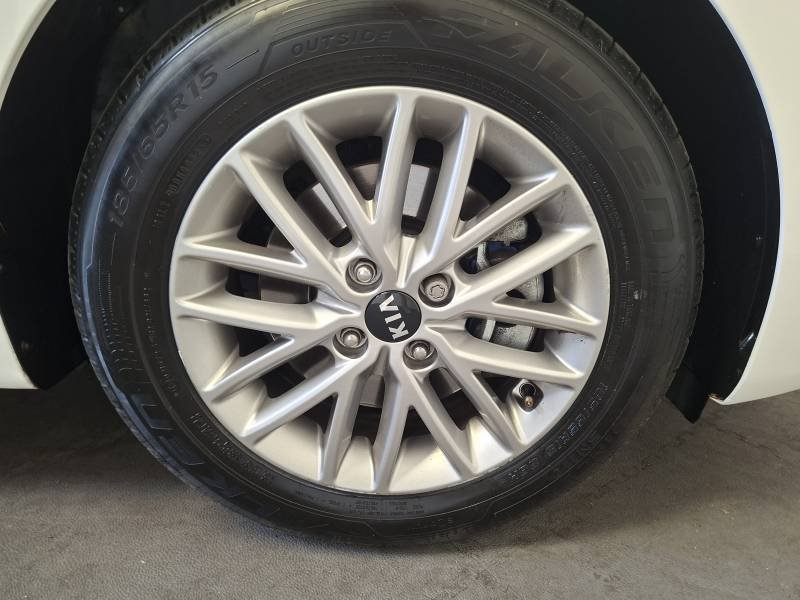 Kia Rio - Photo 29