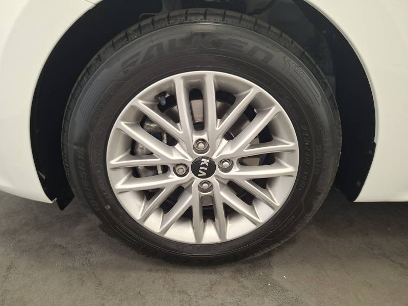 Kia Rio - Photo 30