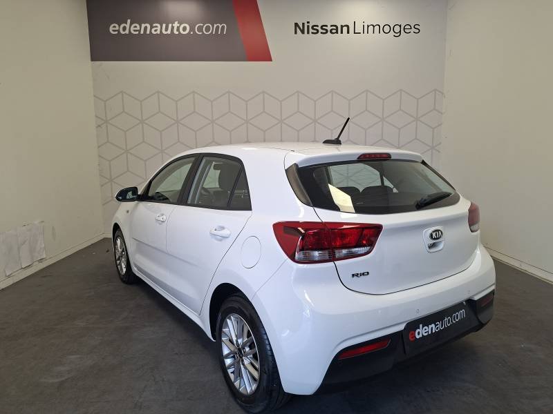 Kia Rio - Photo 4