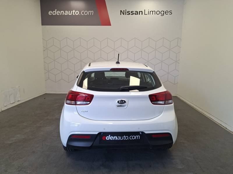 Kia Rio - Photo 5