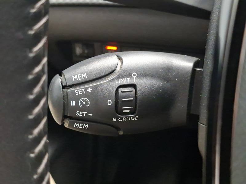 Peugeot 208 - Photo 26