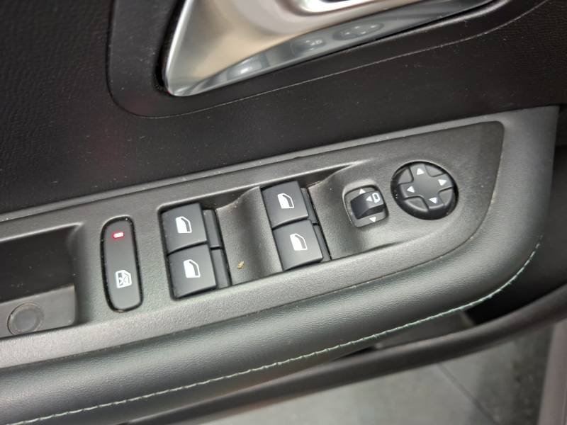 Peugeot 208 - Photo 27