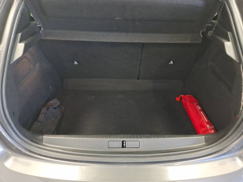 Peugeot 208 - Photo 9