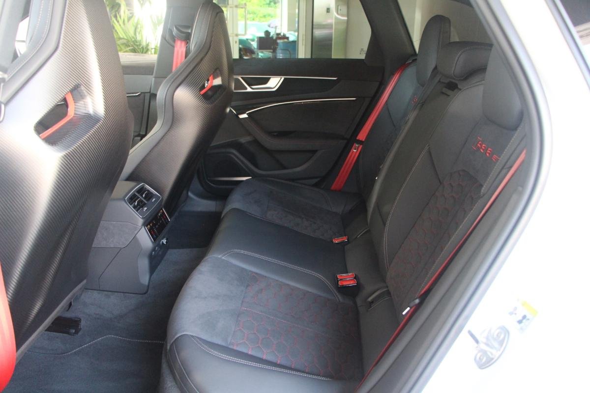 Audi RS6 Avant - Photo 16