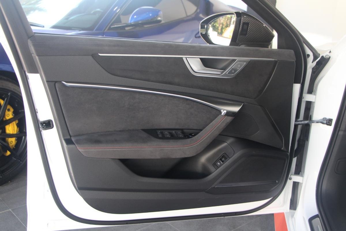 Audi RS6 Avant - Photo 17