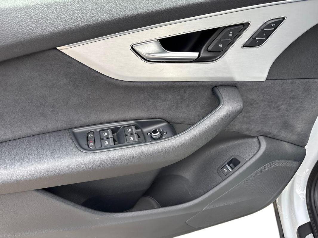 Audi Q7 - Photo 15