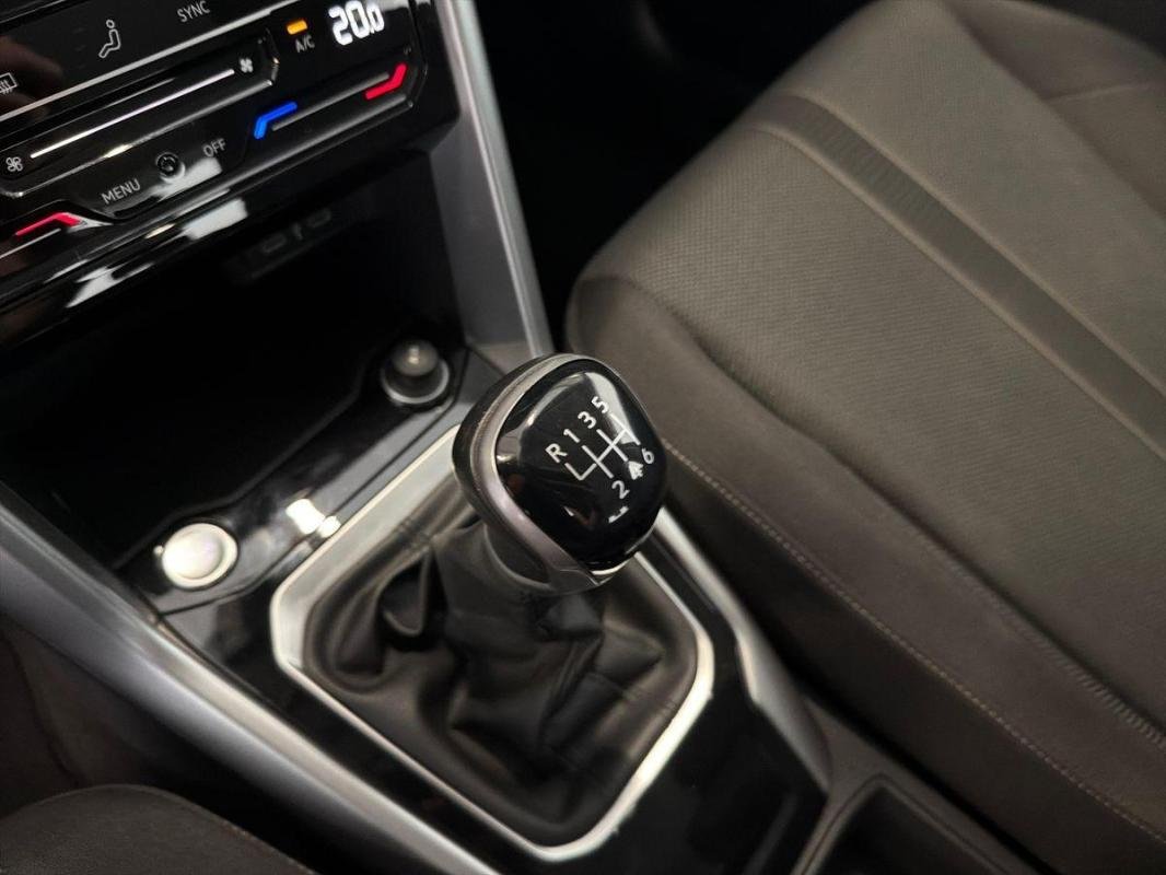 Volkswagen T-Roc - Photo 11