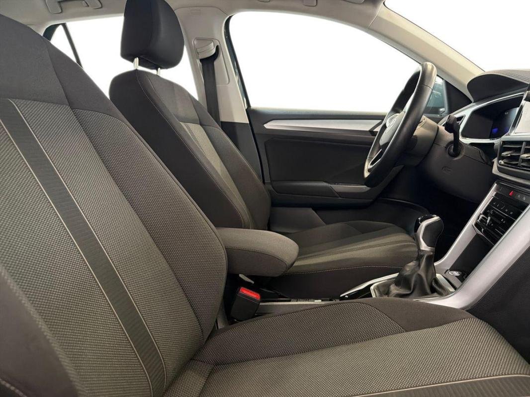 Volkswagen T-Roc - Photo 13
