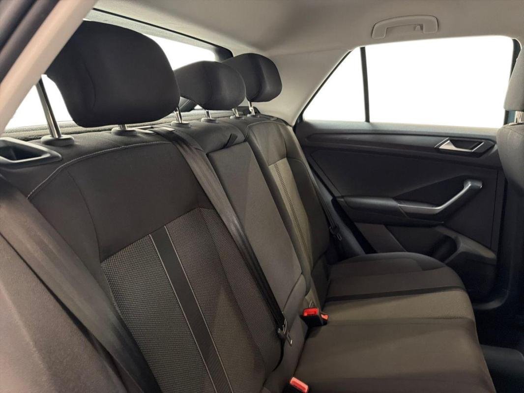 Volkswagen T-Roc - Photo 23