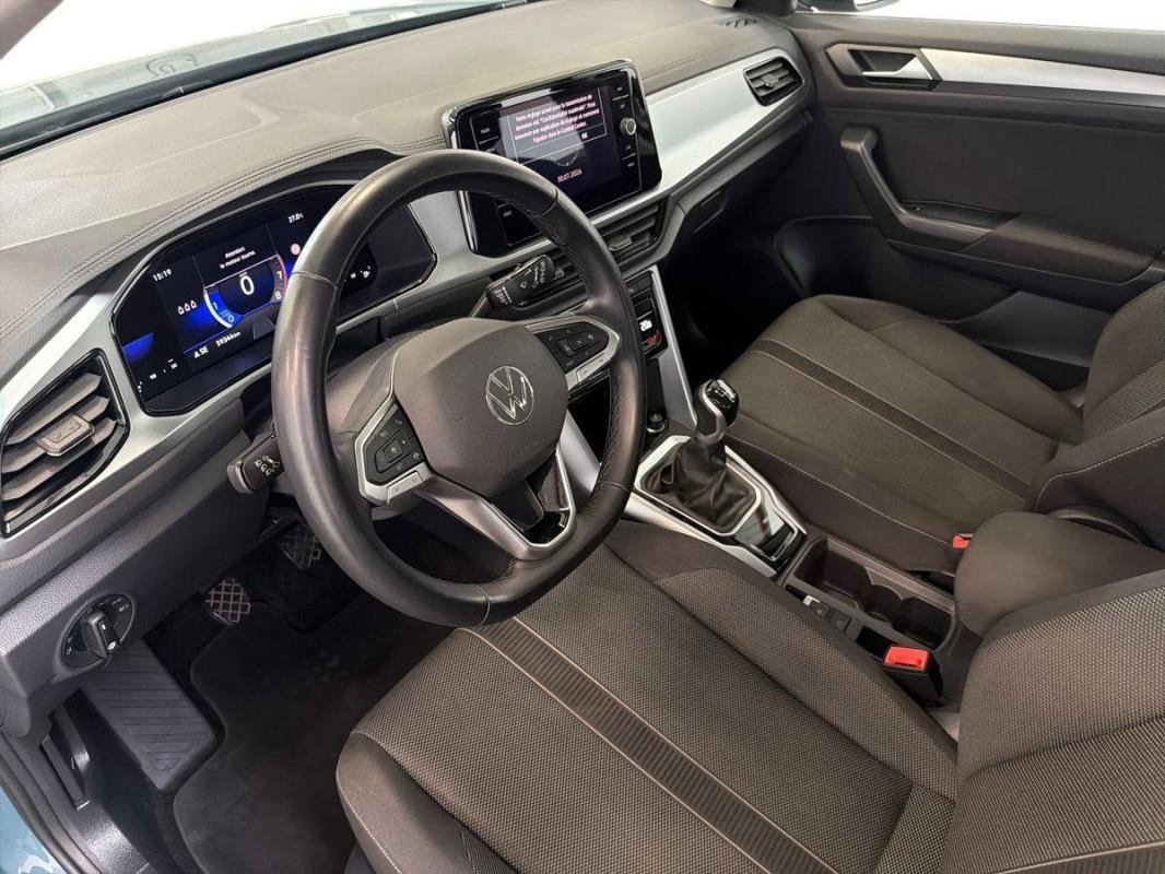 Volkswagen T-Roc - Photo 9