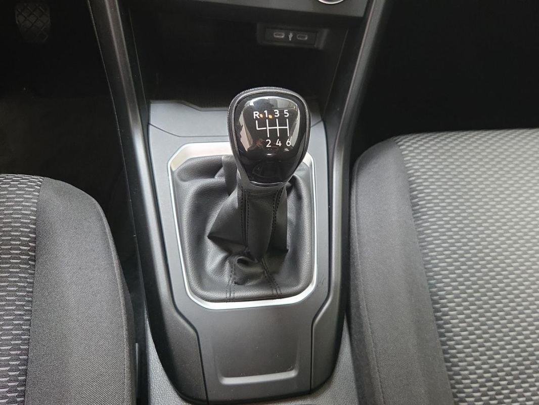 Volkswagen T-Roc - Photo 11
