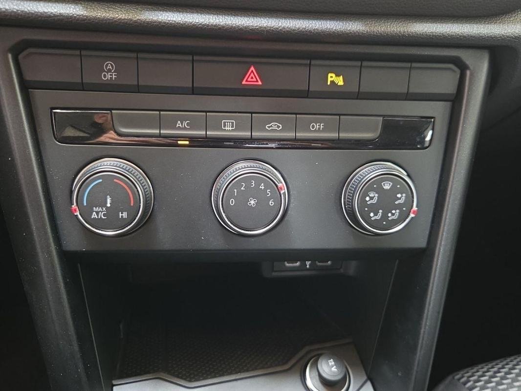 Volkswagen T-Roc - Photo 19