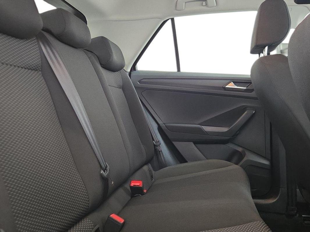 Volkswagen T-Roc - Photo 23