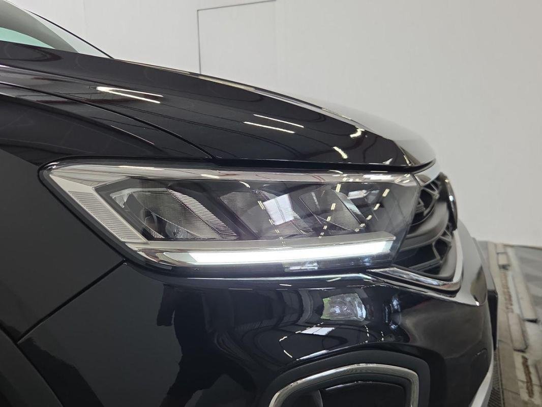 Volkswagen T-Roc - Photo 26
