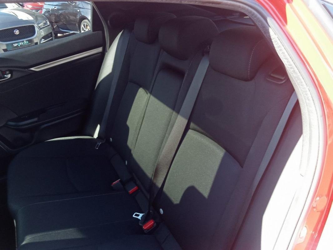 Honda Civic - Photo 10