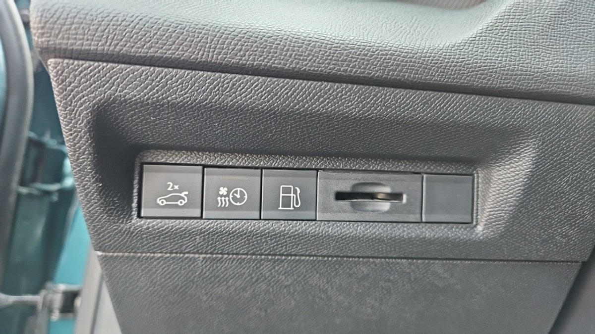 Peugeot 308 SW - Photo 25