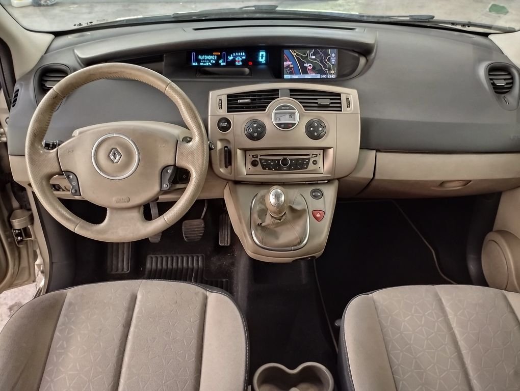 Renault Scénic - Photo 3
