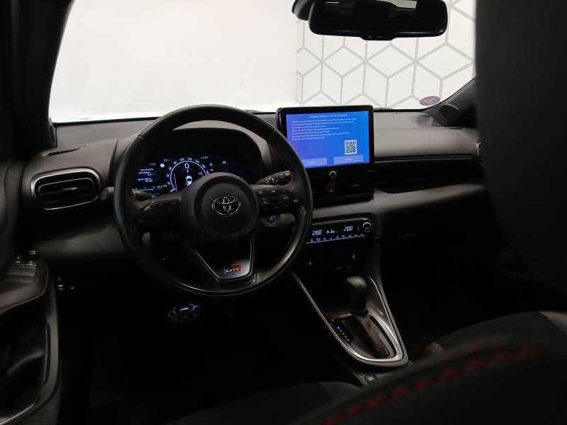 Toyota Yaris - Photo 11