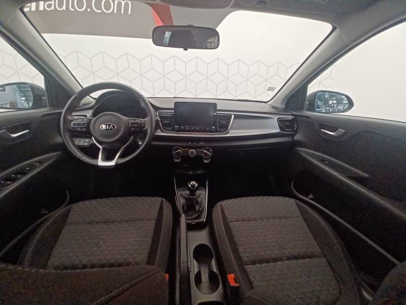 Kia Rio - Photo 12