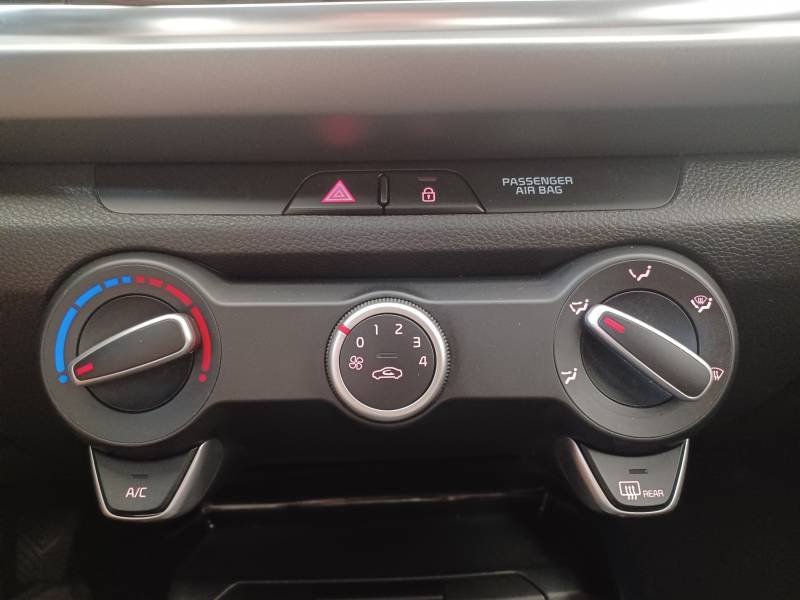 Kia Rio - Photo 26
