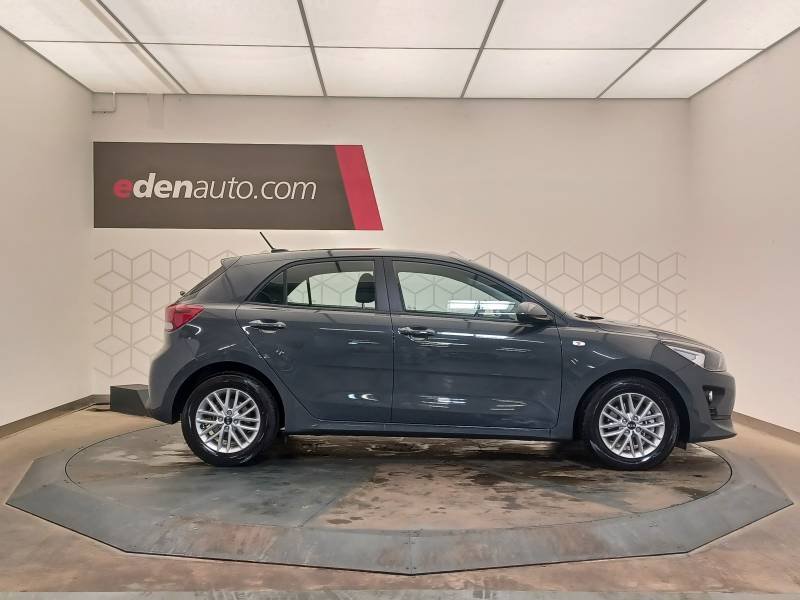 Kia Rio - Photo 4