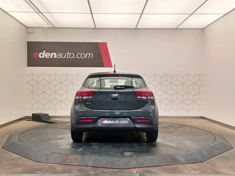 Kia Rio - Photo 6