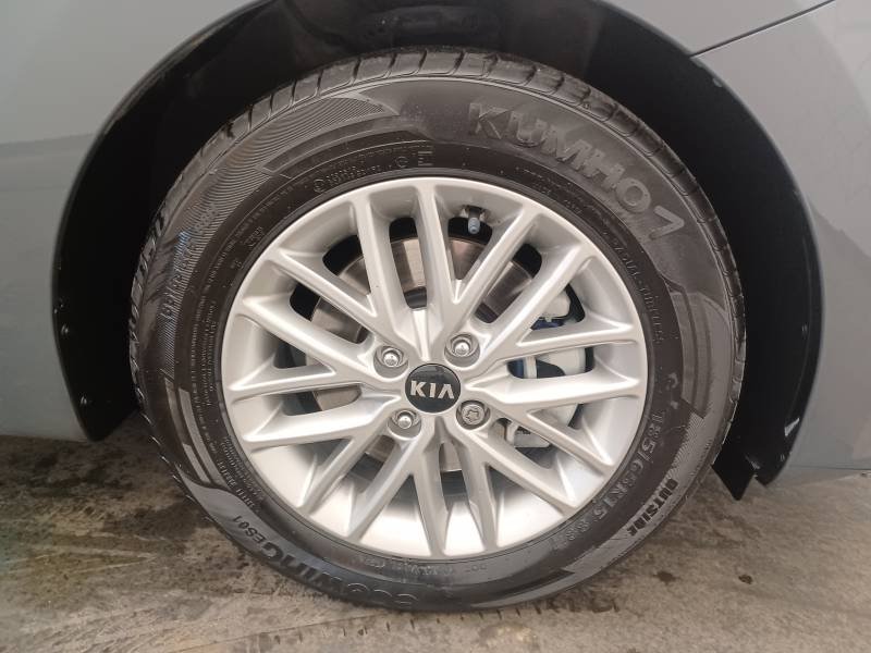 Kia Rio - Photo 10