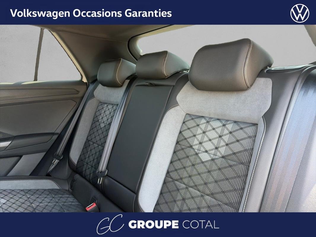 Volkswagen T-Roc - Photo 13
