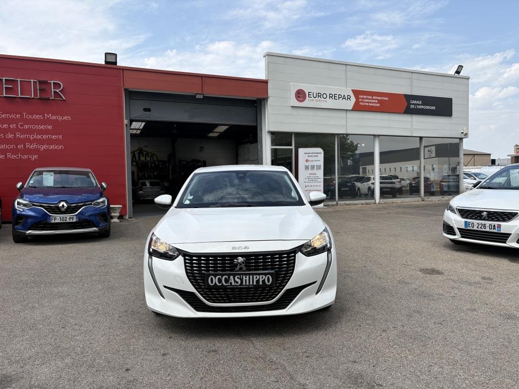 Peugeot 208 - Photo 1
