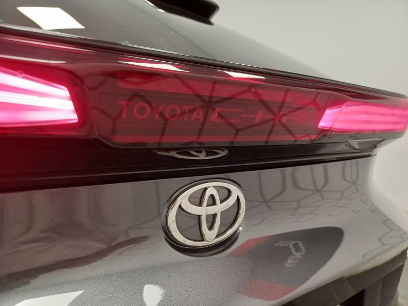 Toyota C-HR - Photo 24