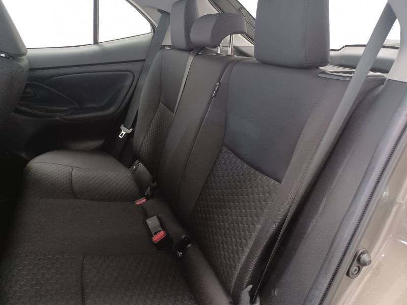 Toyota Yaris - Photo 13