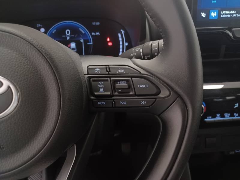 Toyota Yaris - Photo 17