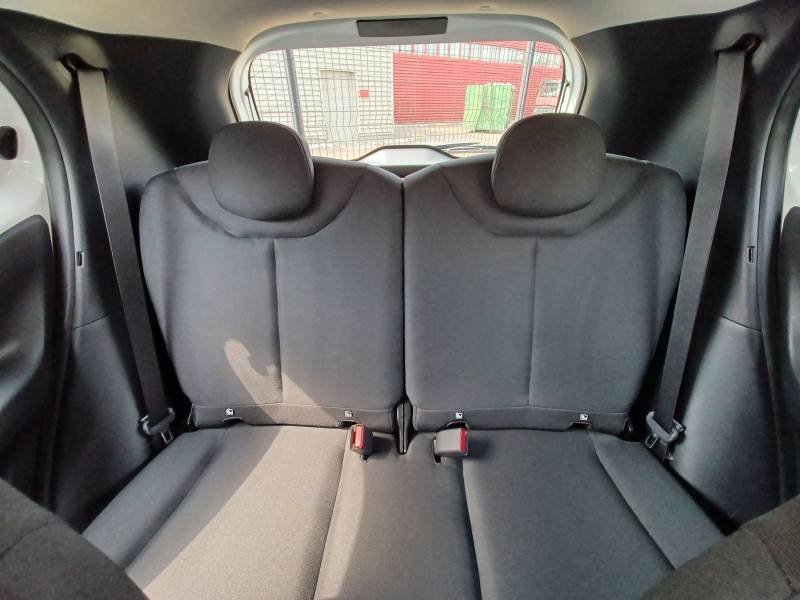 Toyota aygo x - Photo 9