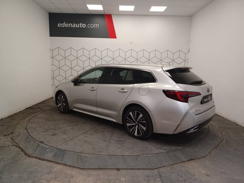 Toyota Corolla - Photo 3