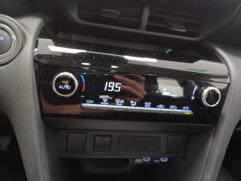 Toyota Yaris - Photo 17