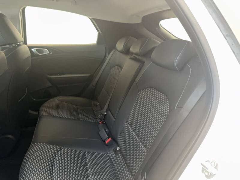 Kia Xceed - Photo 23