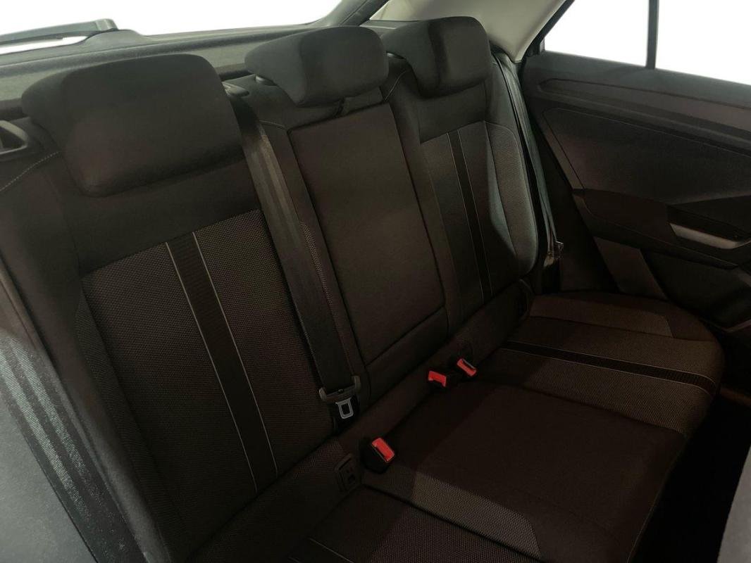 Volkswagen T-Roc - Photo 23