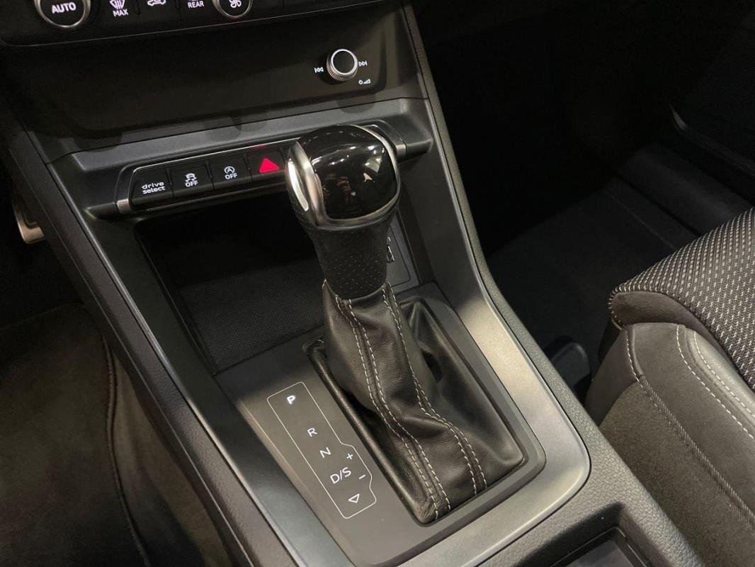 Audi Q3 - Photo 11