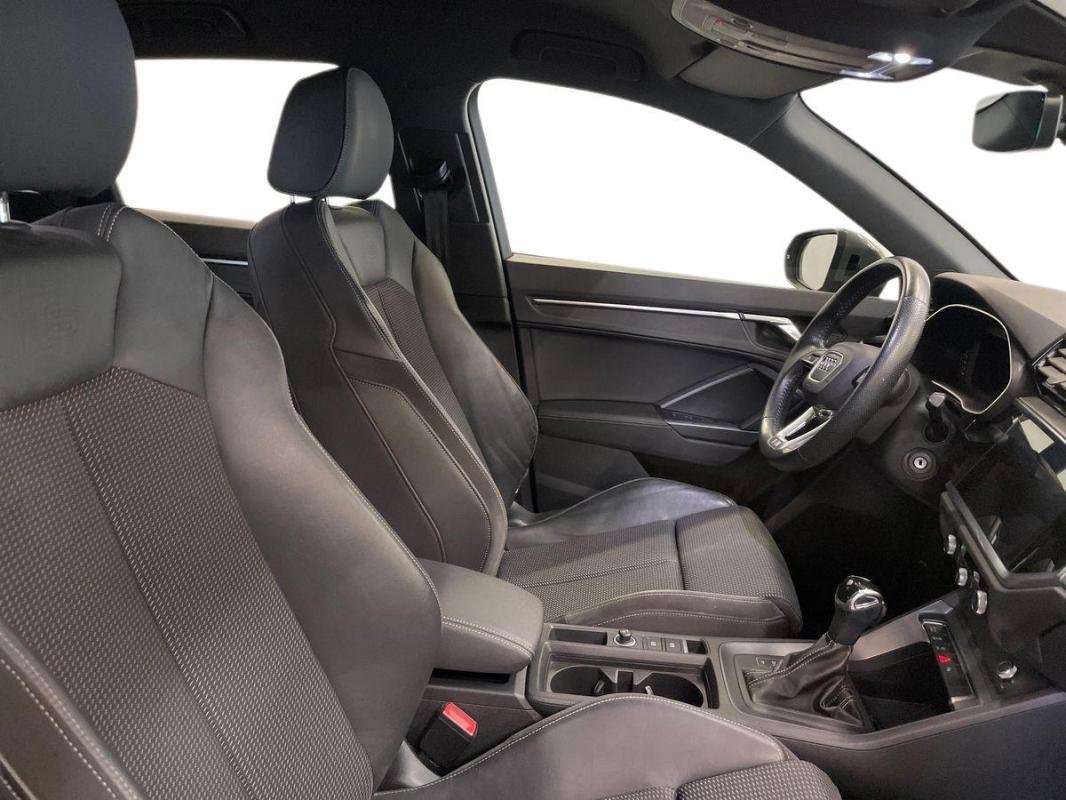 Audi Q3 - Photo 13