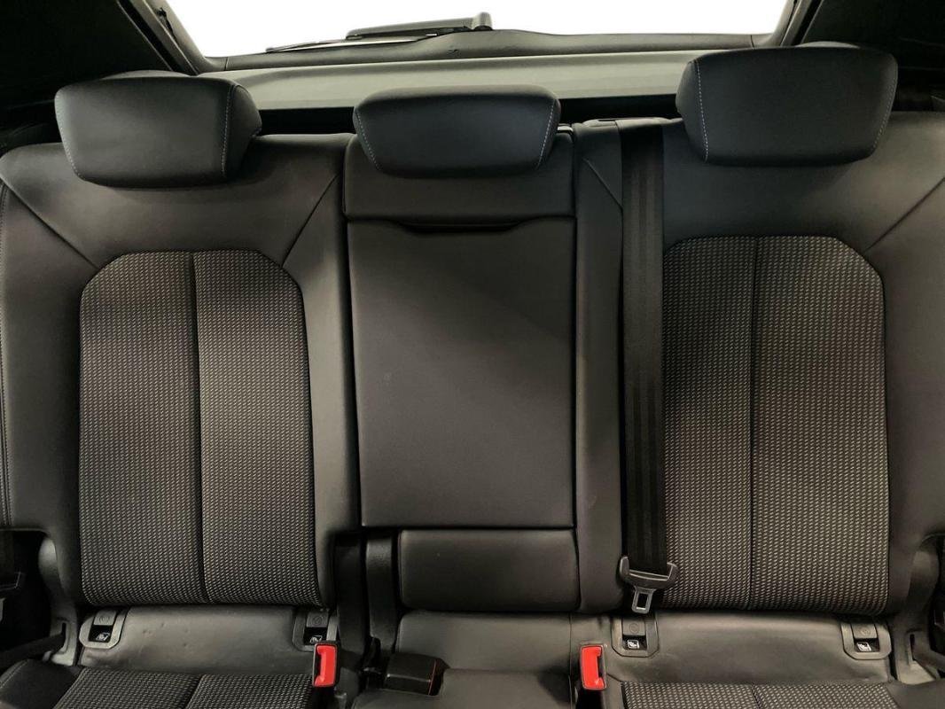 Audi Q3 - Photo 22