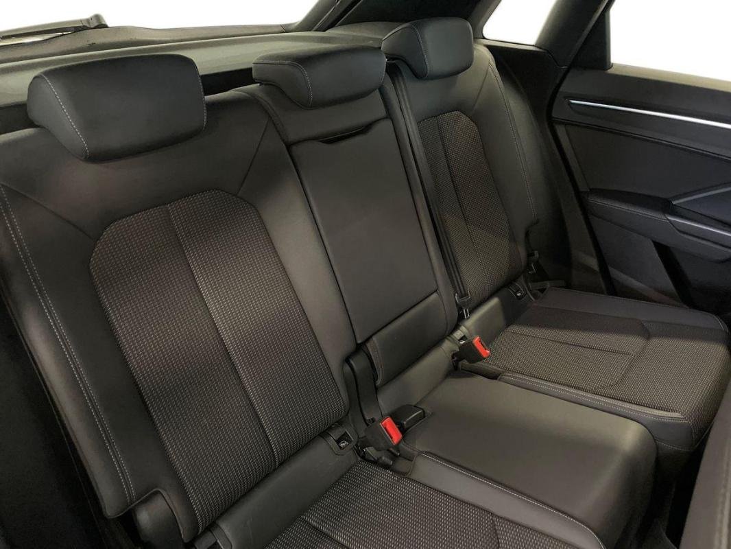 Audi Q3 - Photo 23