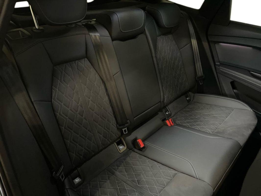 Audi Q4 e-tron - Photo 17