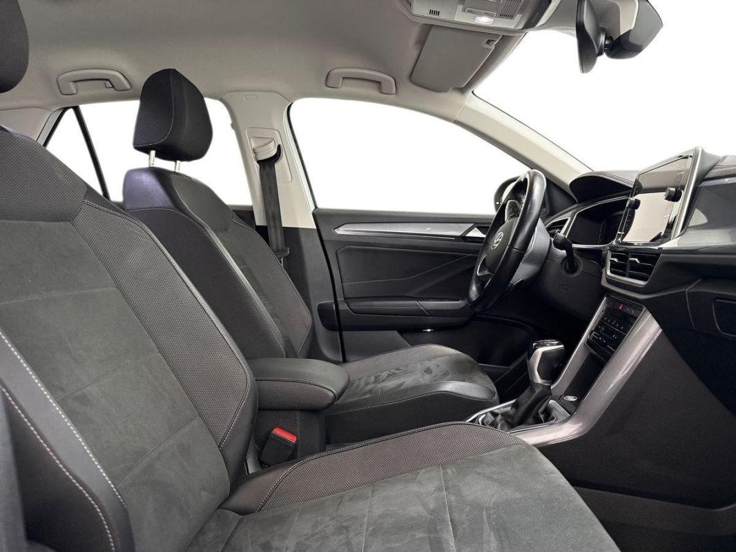 Volkswagen T-Roc - Photo 13