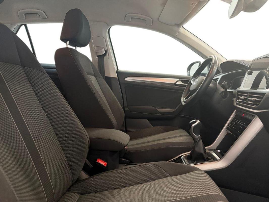 Volkswagen T-Roc - Photo 13