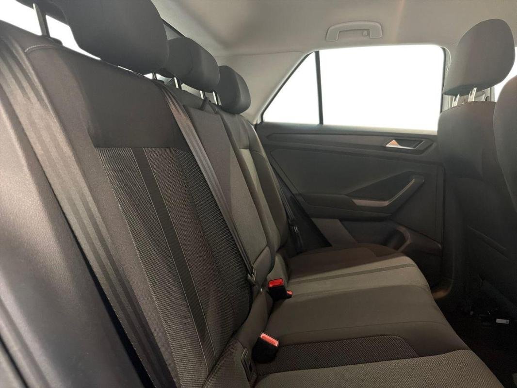 Volkswagen T-Roc - Photo 23