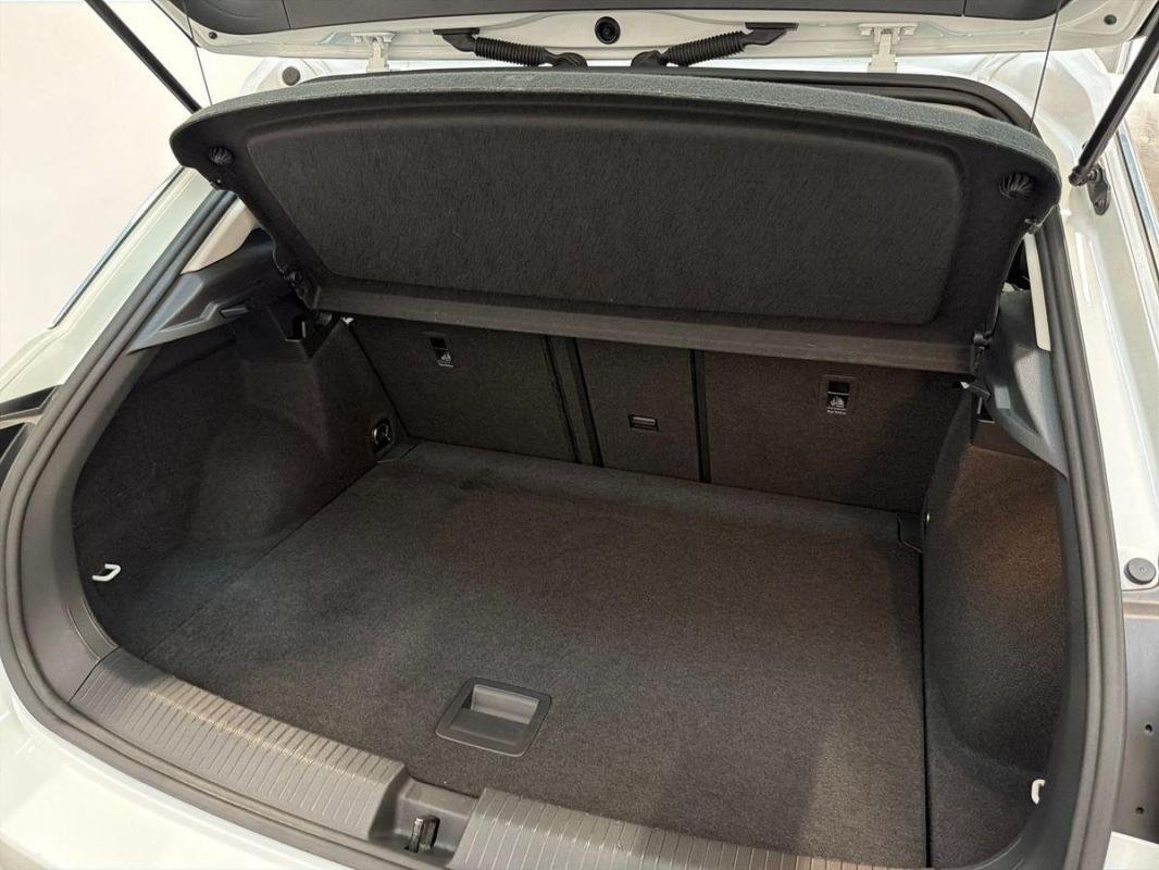 Volkswagen T-Roc - Photo 32
