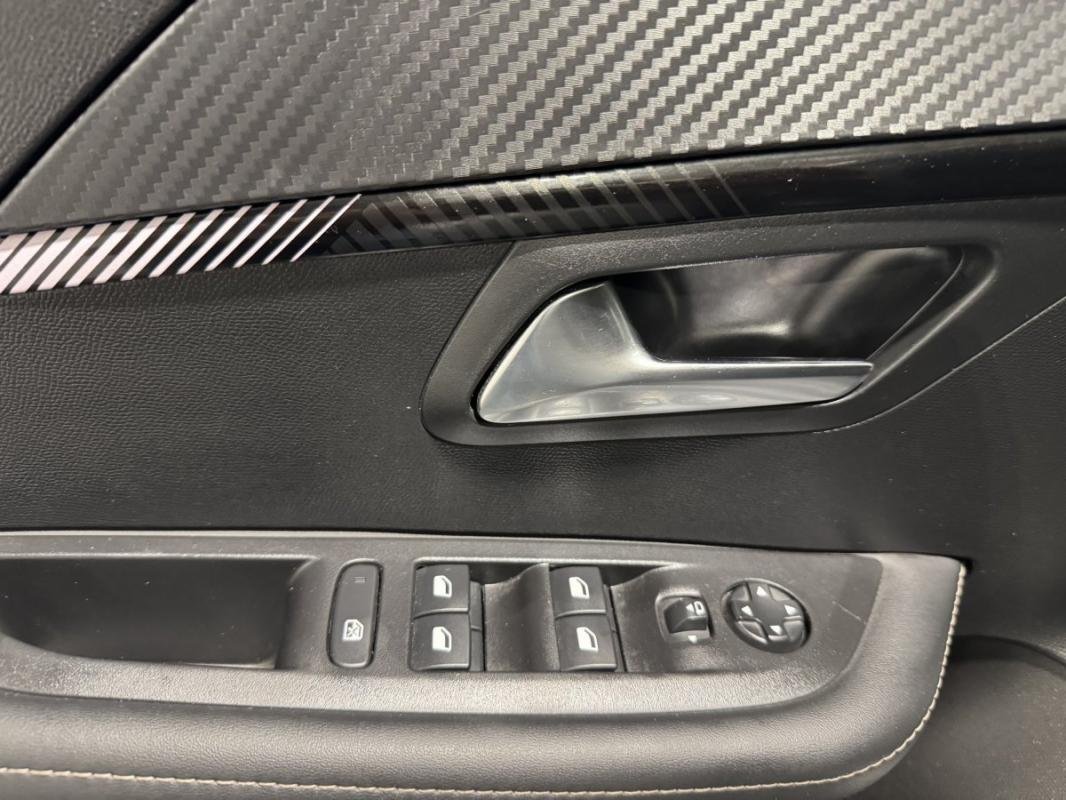 Peugeot 208 - Photo 22
