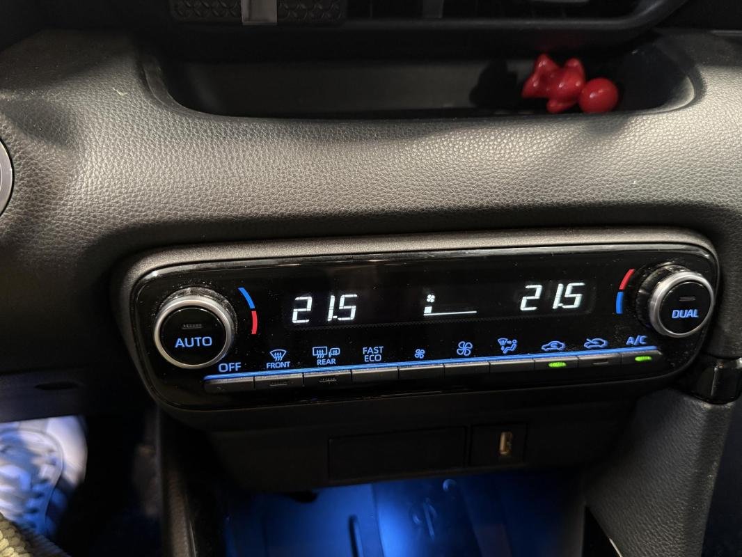 Toyota Yaris - Photo 18
