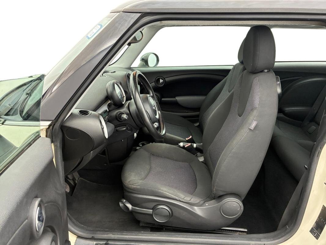 Mini Hatch - Photo 9