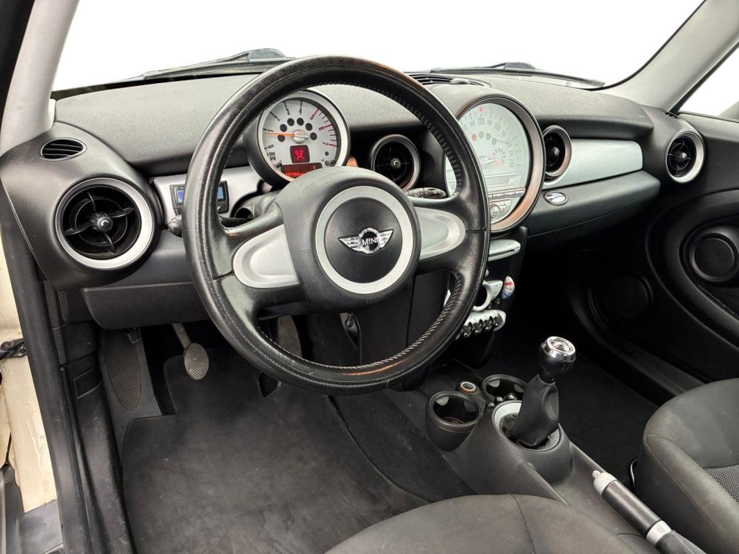 Mini Hatch - Photo 10